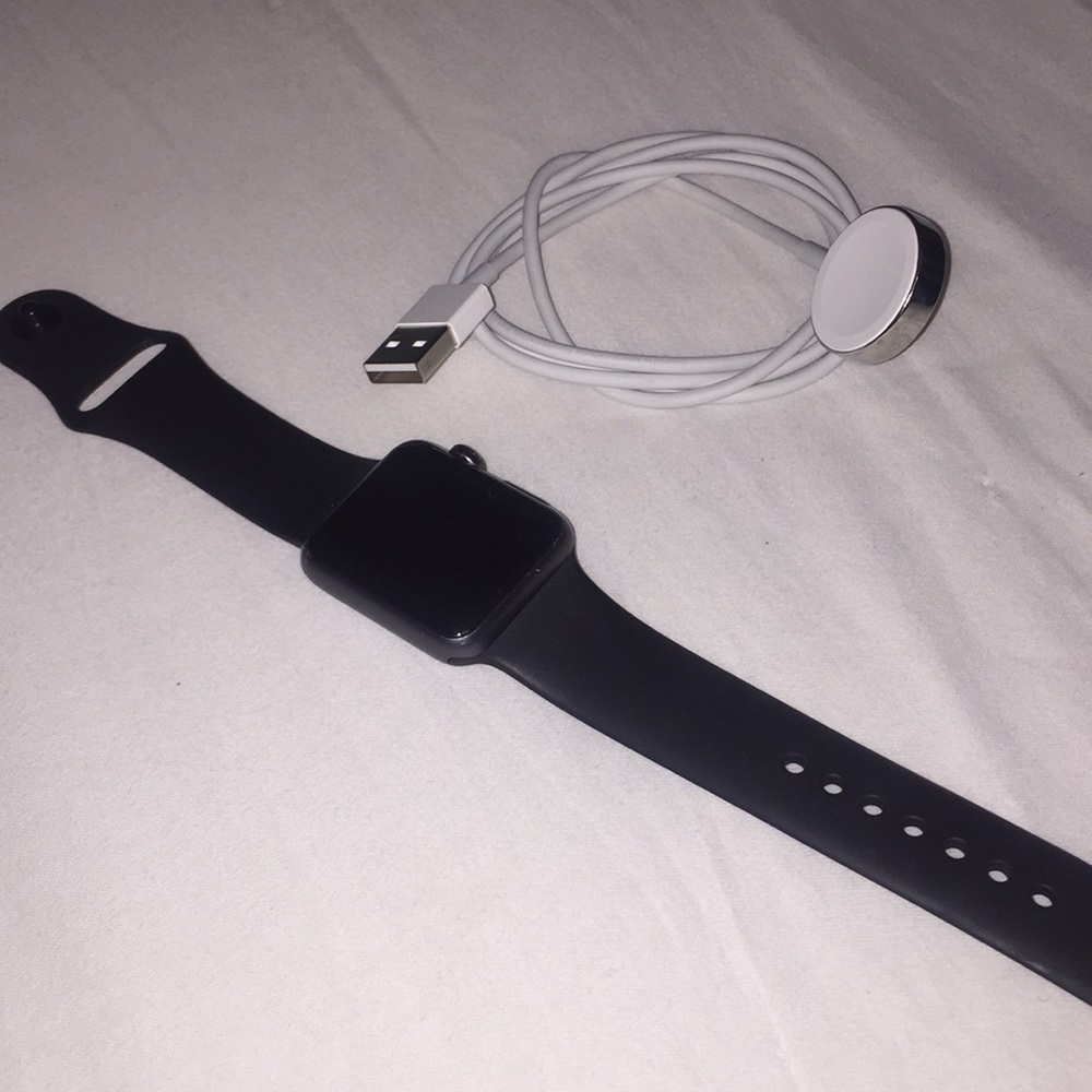 Series 1 Space grey 38MM with M/L bands & charger
